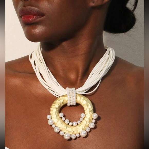Anthropologie Jewelry - White Statement Collar Necklace with Gold & Faux Pearl Accent – Bold Fashion